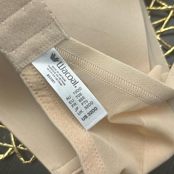 Wacoal ultimate side smoother wire free bra, #852281 Size 32DD - Picture 6 of 7